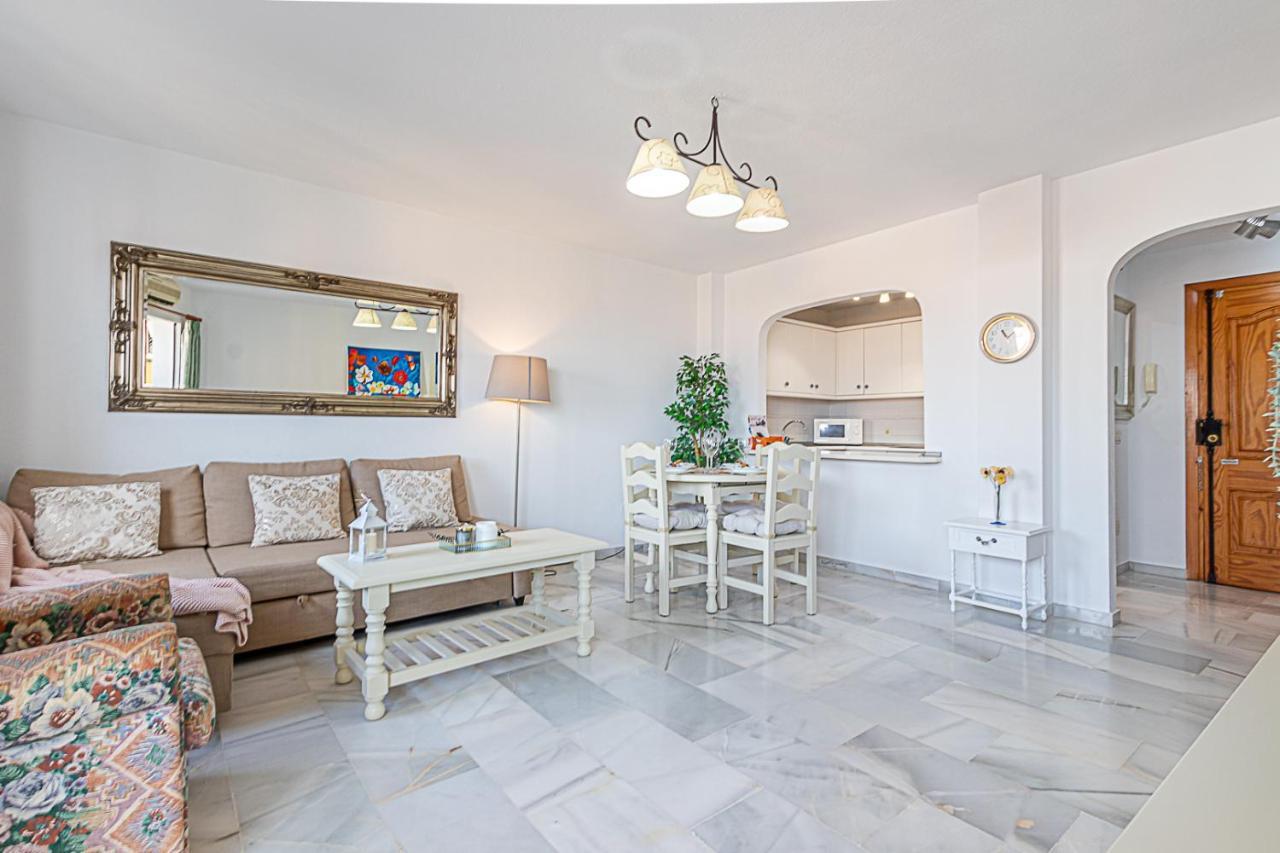 797 Holiday Rentals - Amplio Piso Para 4 En El Centro De Arroyo De La Miel 贝纳尔马德纳 外观 照片