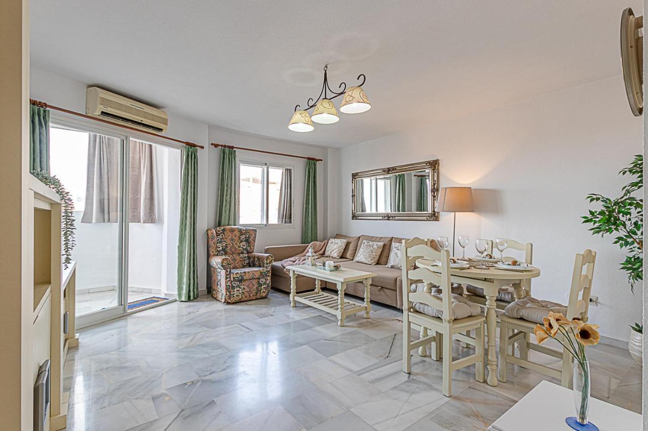 797 Holiday Rentals - Amplio Piso Para 4 En El Centro De Arroyo De La Miel 贝纳尔马德纳 外观 照片
