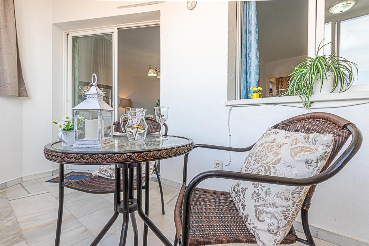 797 Holiday Rentals - Amplio Piso Para 4 En El Centro De Arroyo De La Miel 贝纳尔马德纳 外观 照片