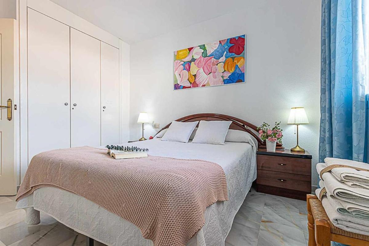 797 Holiday Rentals - Amplio Piso Para 4 En El Centro De Arroyo De La Miel 贝纳尔马德纳 外观 照片